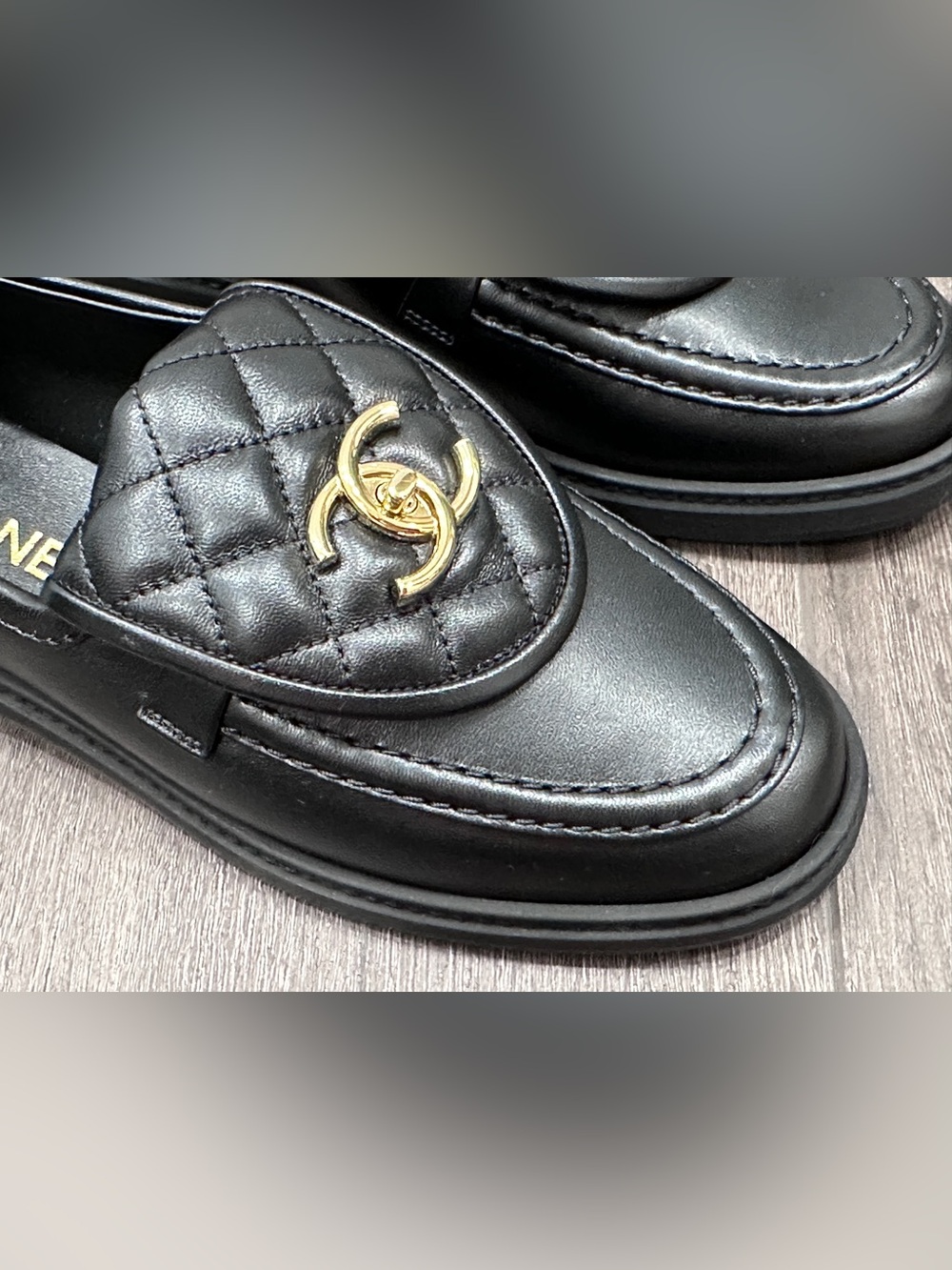 $1.8K 2026 CHANEL BLACK LEATHER LOAFERS MOCCASINS With GOLD CC TURNLOCK LOGO 38C - Picture 4 of 16
